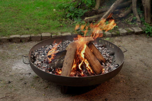 BonFeu BonBowl Plus-Fire Bowl-Bonfeu-BonBowl Plus The BonBowl Plus is a fire bowl from BonFeu. Equipped with handy legs and handles, the fire bowl is easy to move and put away on any surface. Available in 3 diameters, you have plenty of choice for the perfect fire bowl that matches your garden. Because of its timeless design, the BonBowl fits perfectly in both the modern and classic garden. With the decorative cut-out logo, the fire bowl distinguishes itself from all other fire bowls. The raised rim prevent