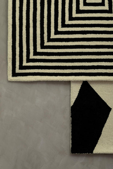 Como Large Black and White Rug