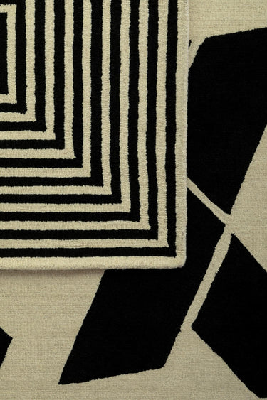Como Large Black and White Rug