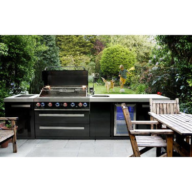 Mont Alpi - Outdoor kitchen. Black island with beverage center.