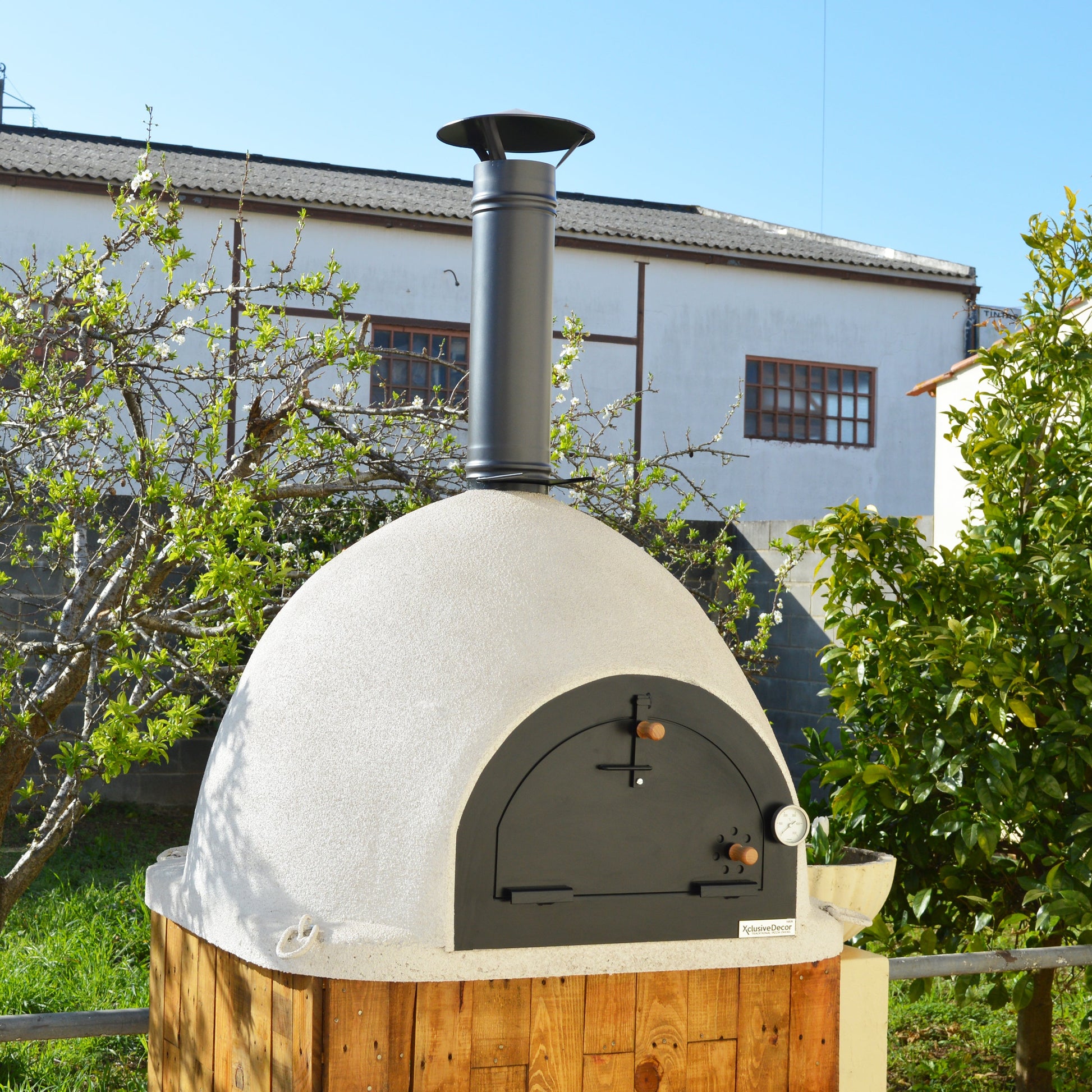 Royal MAX Pizza Oven. Xclusive Decor-Pizza oven-Xclusive decor-Royal MAX Pizza Oven. Spacious and highly functional, the Royal Max Pizza Oven is built for the ultimate host. Large crowd? Got it. Can't decide on pizza toppings? Let's make all your favourites within 60 seconds per pizza. This massive piece heats up pretty fast too, reaching full temperature in just 20 minutes so you're ready to get cooking right away. Handcrafted with five layers of insulation, this boasts impressive heat retention coupled wi