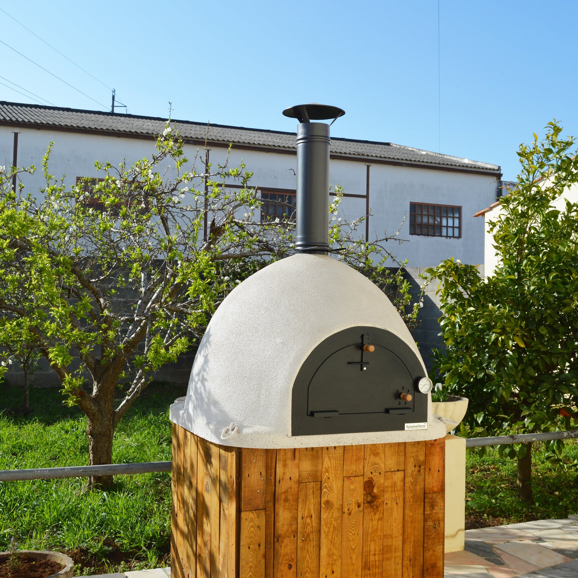 Royal MAX Pizza Oven. Xclusive Decor-Pizza oven-Xclusive decor-Royal MAX Pizza Oven. Spacious and highly functional, the Royal Max Pizza Oven is built for the ultimate host. Large crowd? Got it. Can't decide on pizza toppings? Let's make all your favourites within 60 seconds per pizza. This massive piece heats up pretty fast too, reaching full temperature in just 20 minutes so you're ready to get cooking right away. Handcrafted with five layers of insulation, this boasts impressive heat retention coupled wi