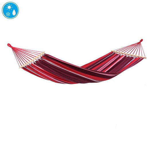 The Samba Fuego Hammock by Amazonas, featuring red and maroon stripes and crafted with EllTex fibers, offers outstanding weather resistance. Wooden spreader bars at each end ensure it remains fully extended. A blue icon with water droplets and a snowflake in the top left corner emphasizes its robust weather-resistant features.